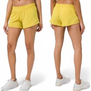 Lululemon Hotty Hot Short II, 2.5" Yellow, Size 6